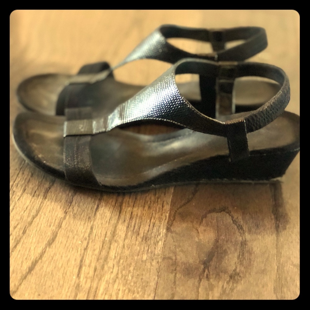 🔴 Comfortable Black Sling Back, Low Wedge…